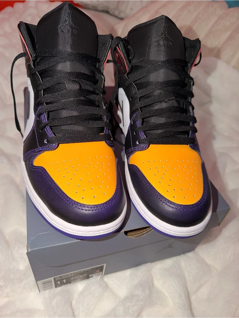 Air Jordan Mid SE lakers vs bulls Nwb Sz 11